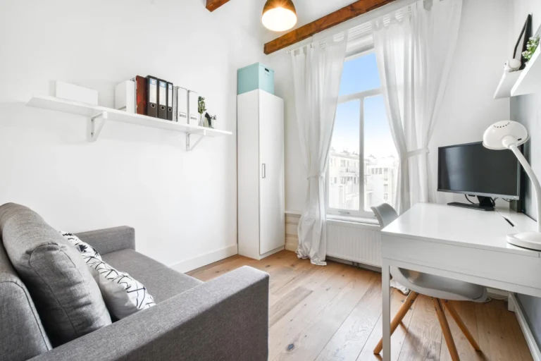 Habitación de un piso compartido en alquiler por habitaciones en Cataluña
